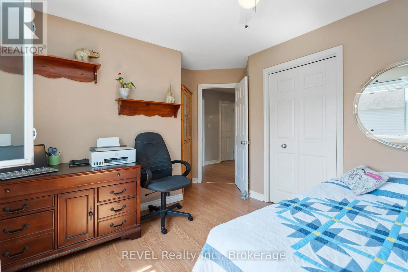 8116 WOODSVIEW CRESCENT