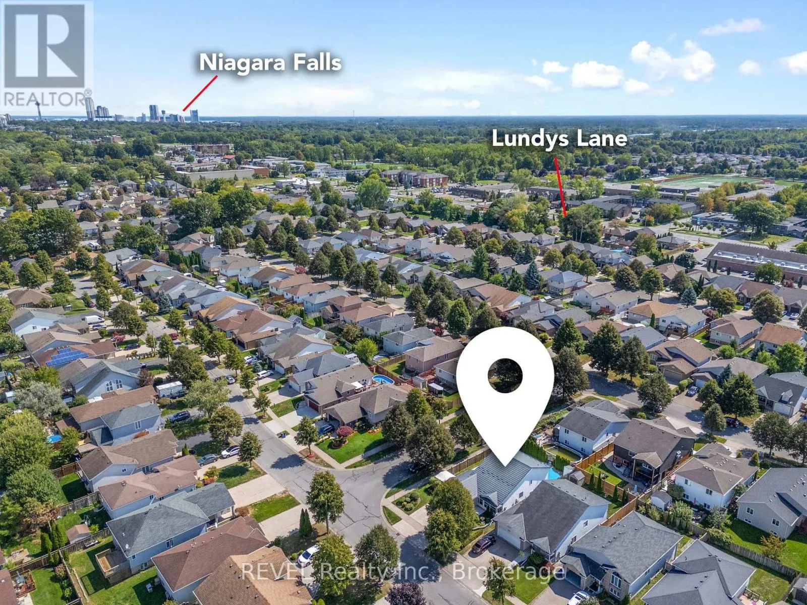8116 WOODSVIEW CRESCENT