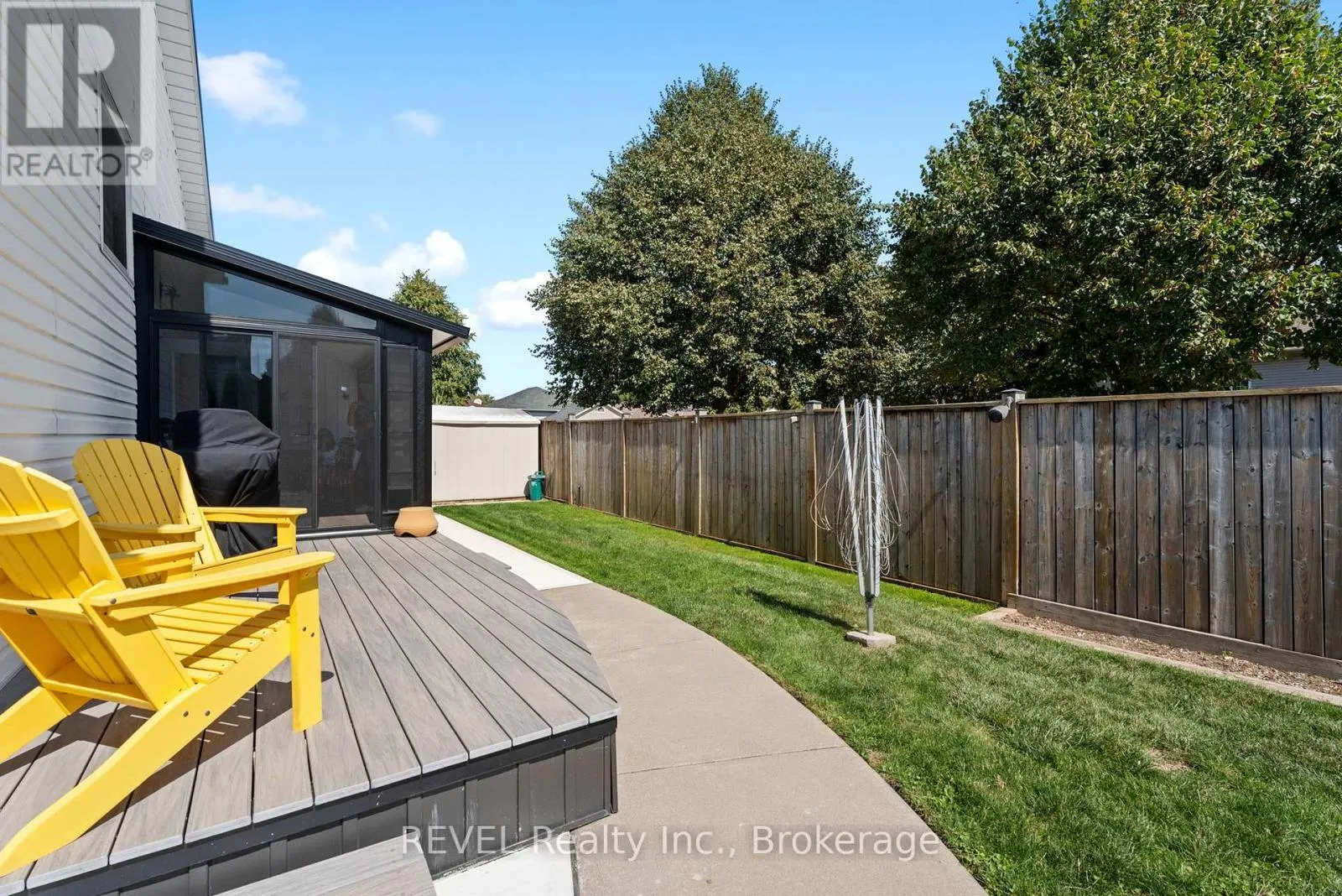 8116 WOODSVIEW CRESCENT