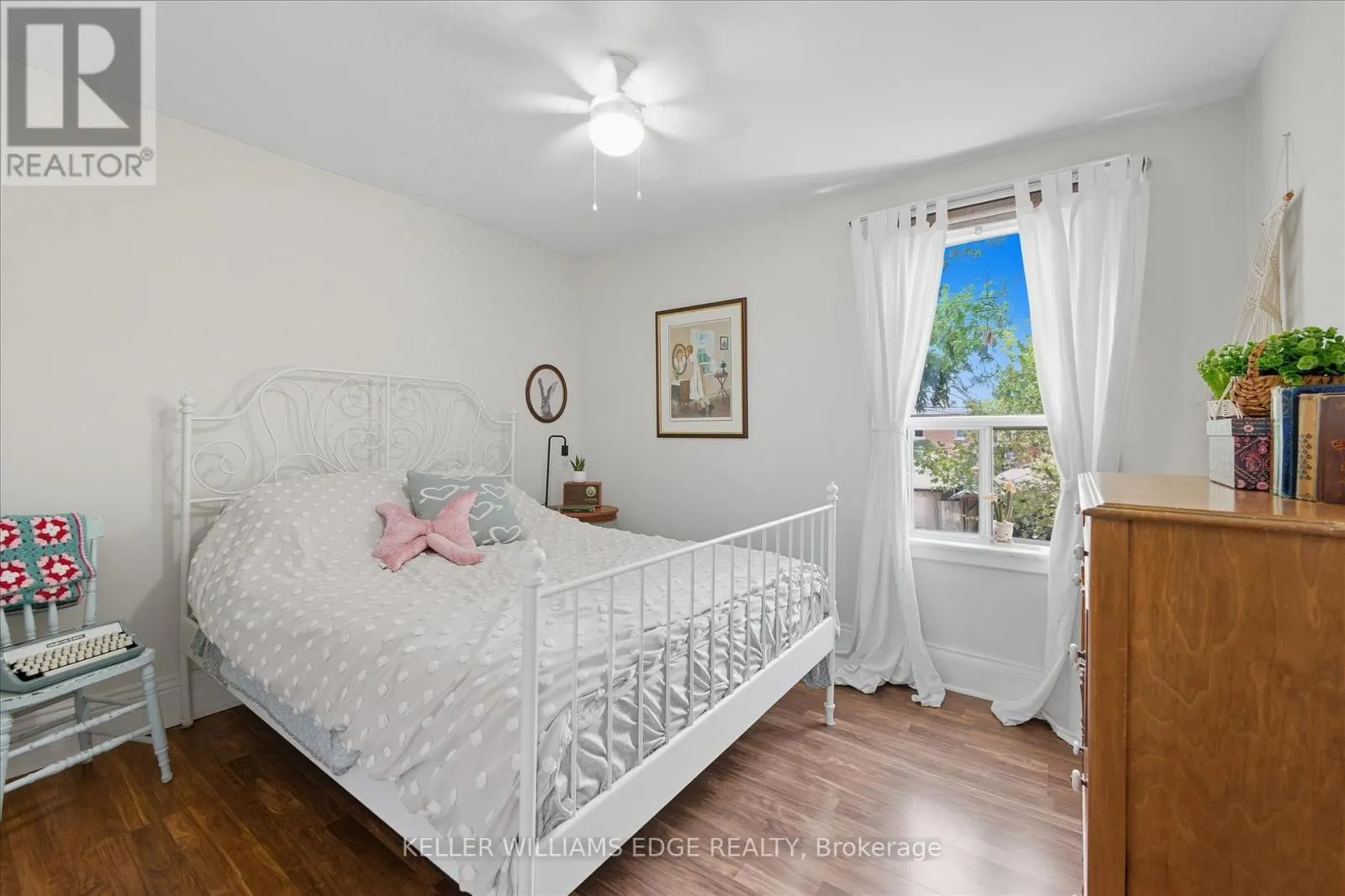 163 GROSVENOR AVENUE N