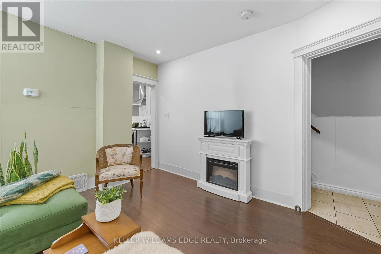 163 GROSVENOR AVENUE N