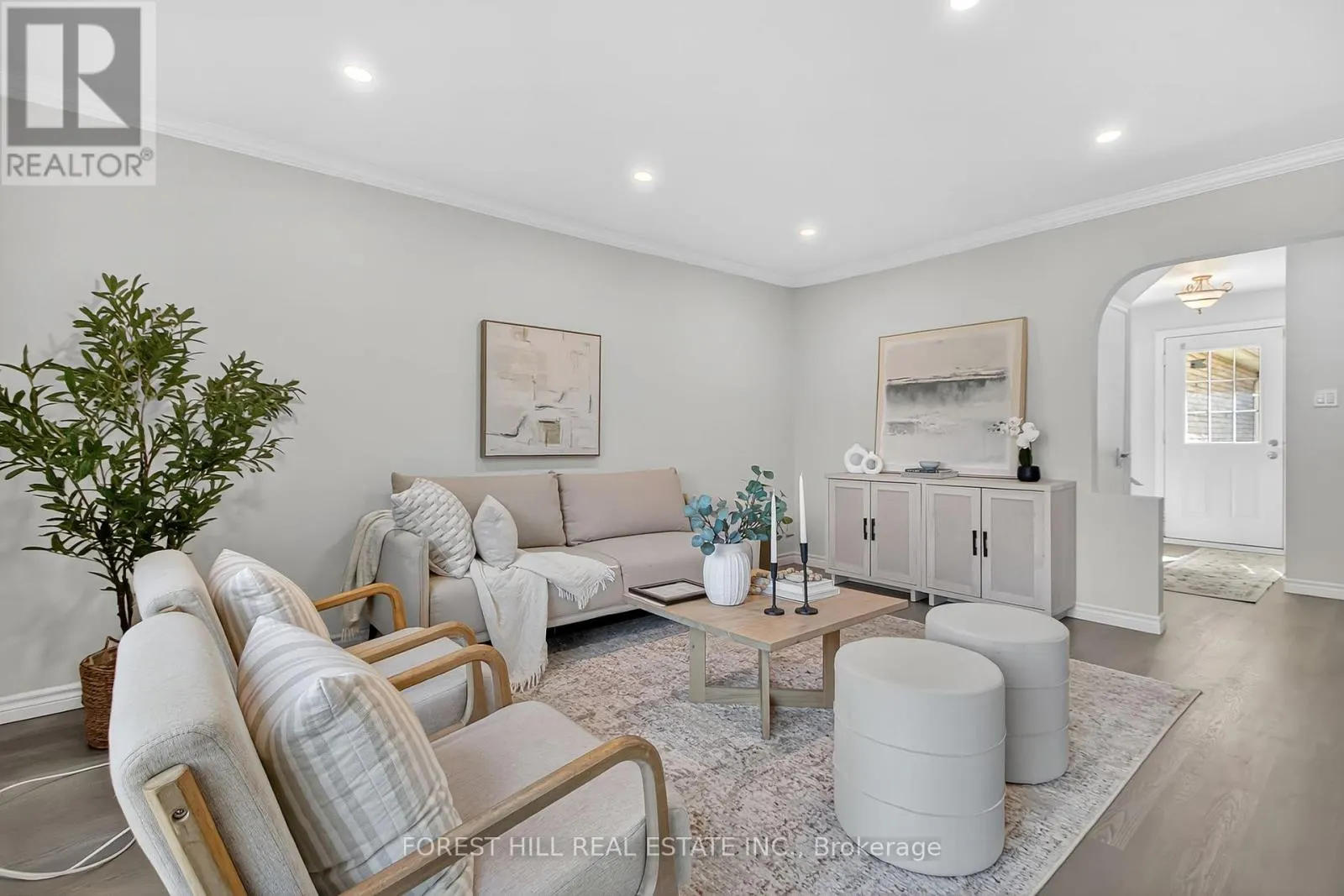 42 VINCENT CRESCENT