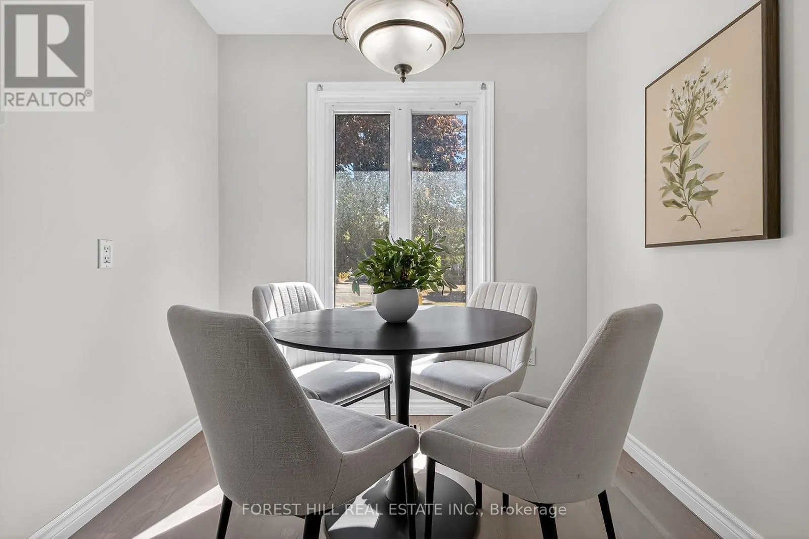 42 VINCENT CRESCENT