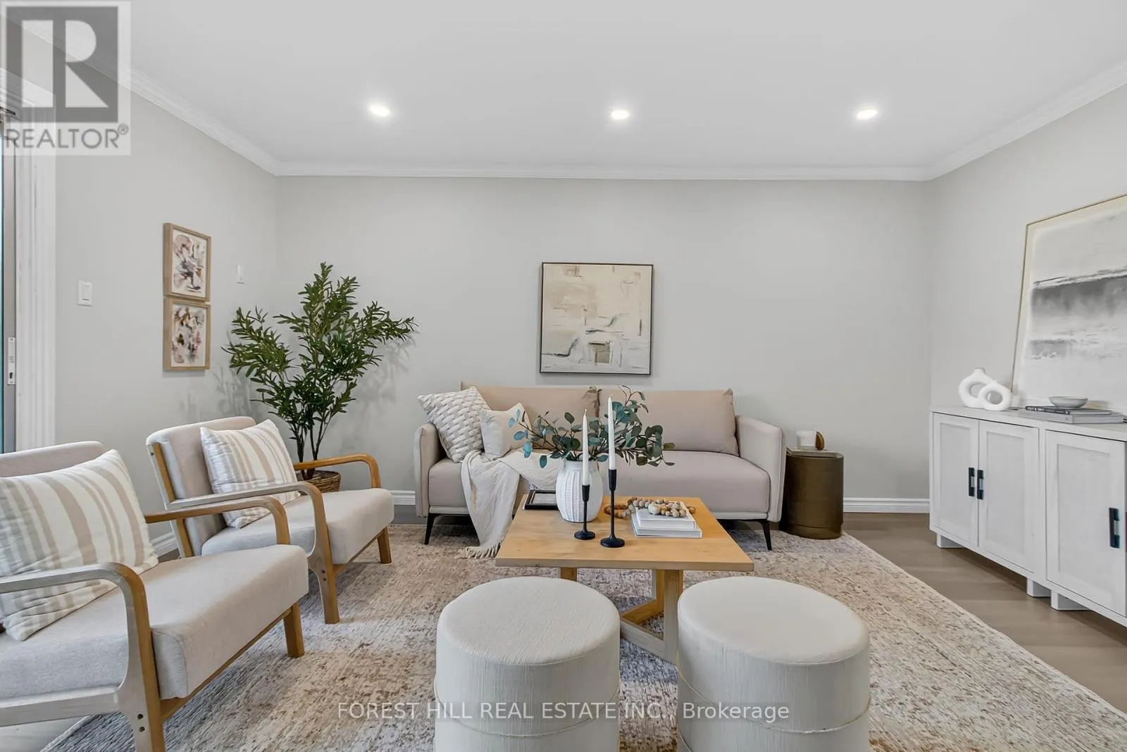 42 VINCENT CRESCENT
