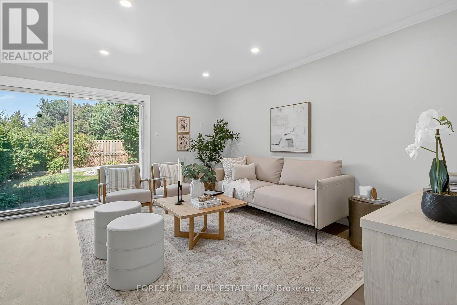42 VINCENT CRESCENT