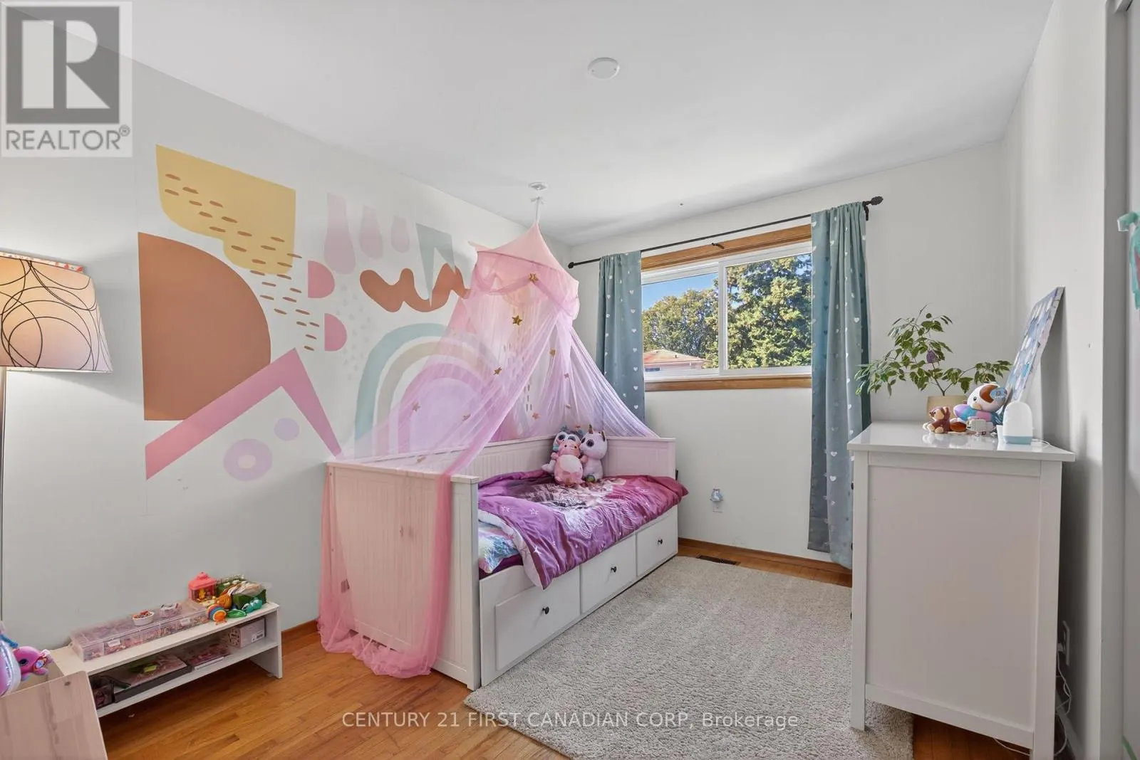 7 UPCOTT CRESCENT