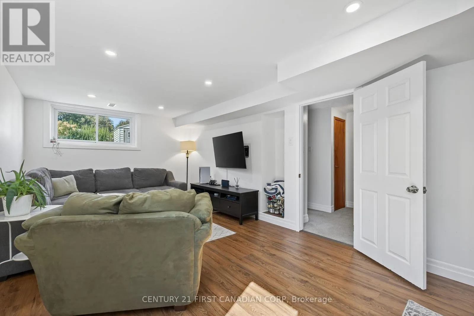 7 UPCOTT CRESCENT