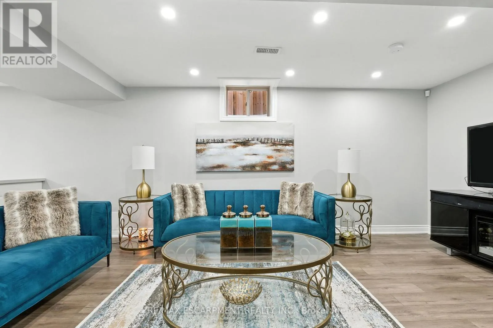 1533 UPPER SHERMAN AVENUE
