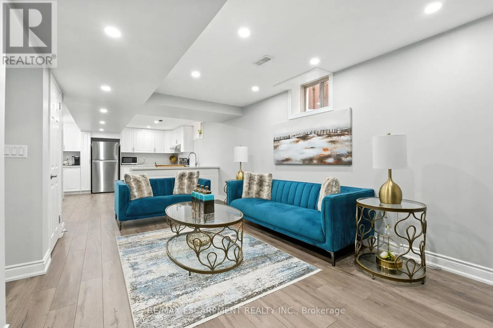 1533 UPPER SHERMAN AVENUE