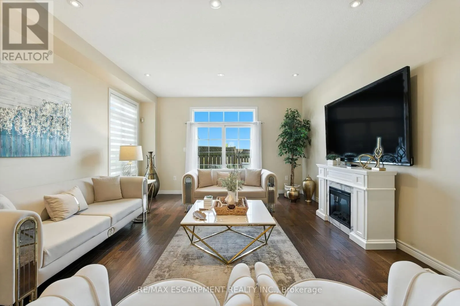 1533 UPPER SHERMAN AVENUE