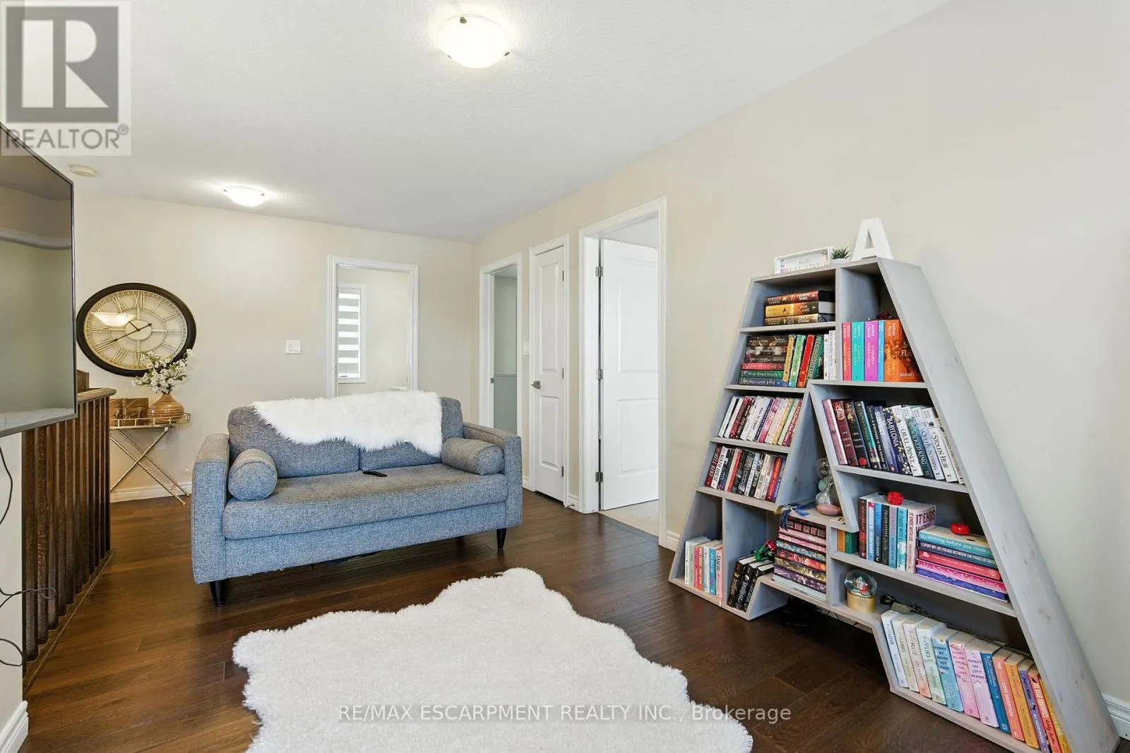 1533 UPPER SHERMAN AVENUE