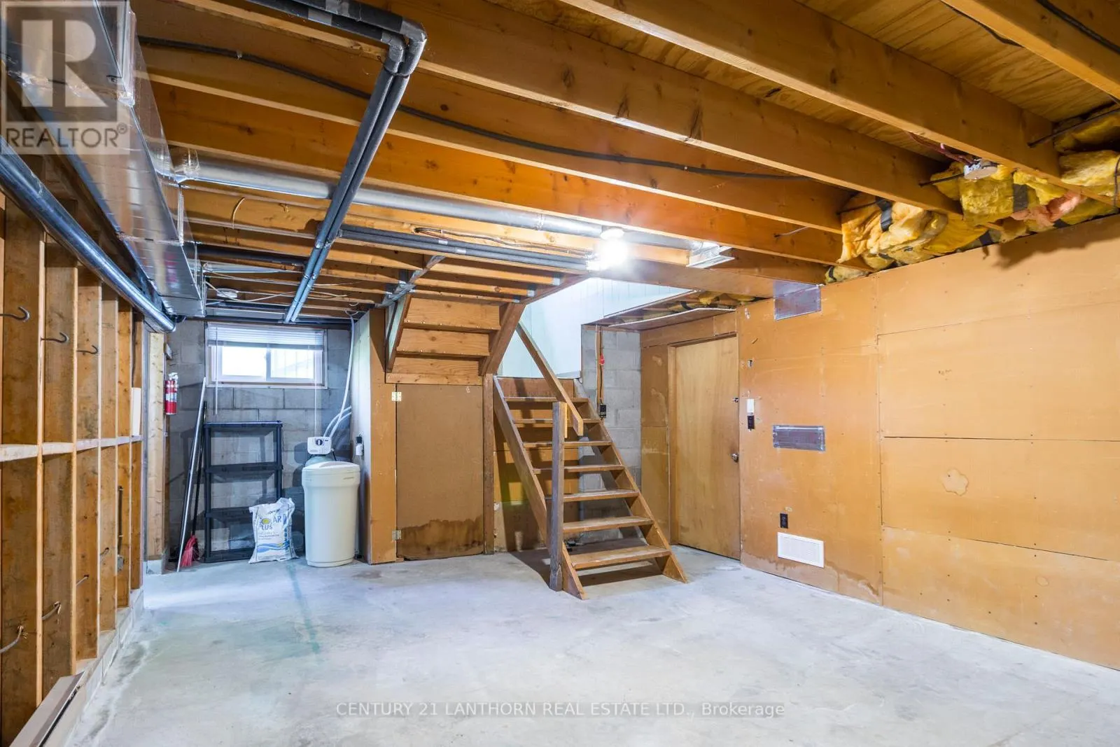 320 SMITH STREET