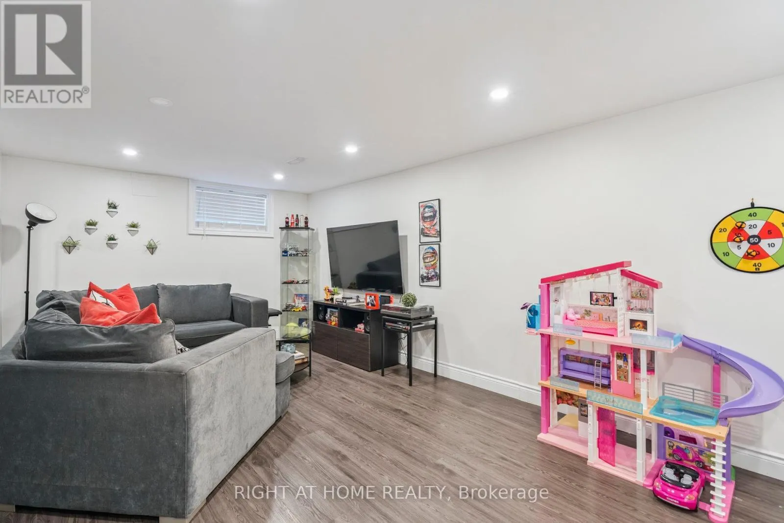 35 - 151 GATESHEAD CRESCENT