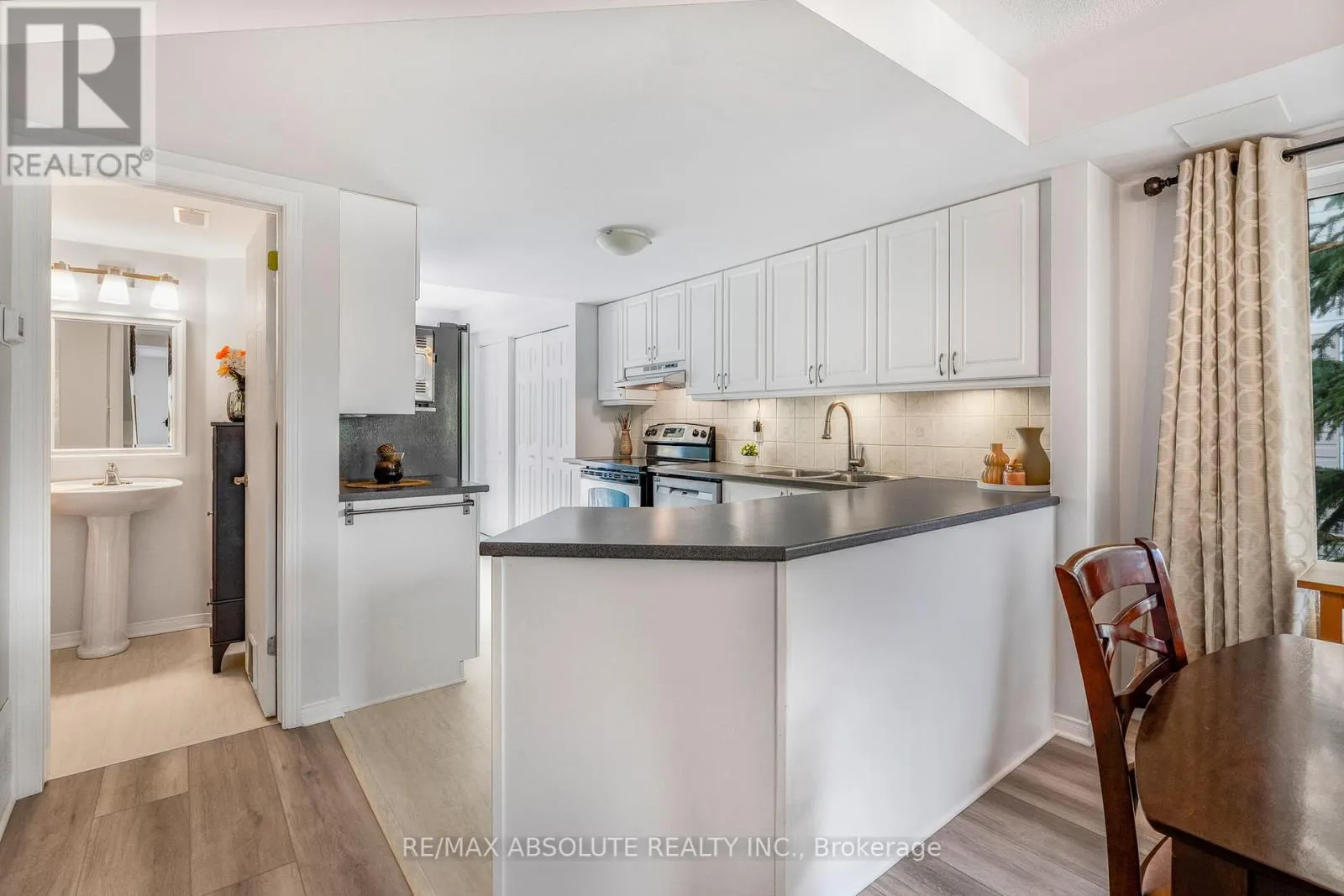 32 BONFIELD PRIVATE