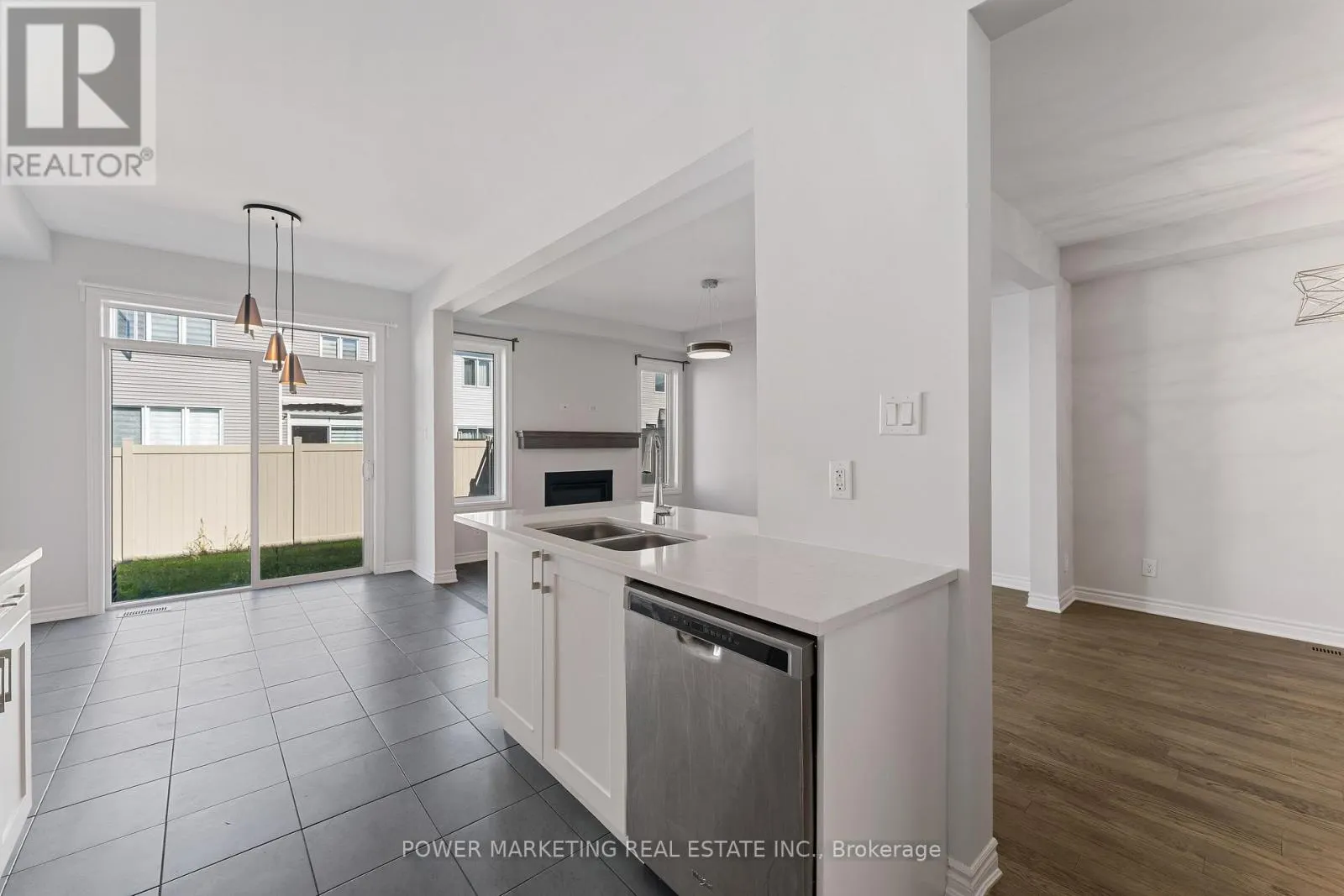 527 CATLEAF ROW