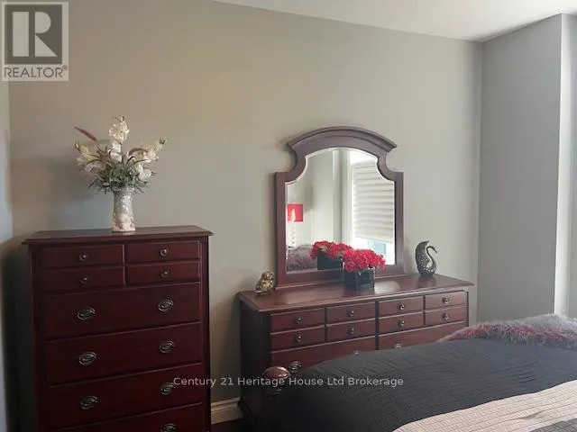 1 - 5 WOODHAVEN DRIVE, #1