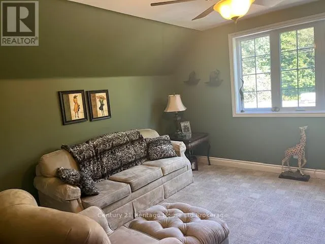 1 - 5 WOODHAVEN DRIVE, #1