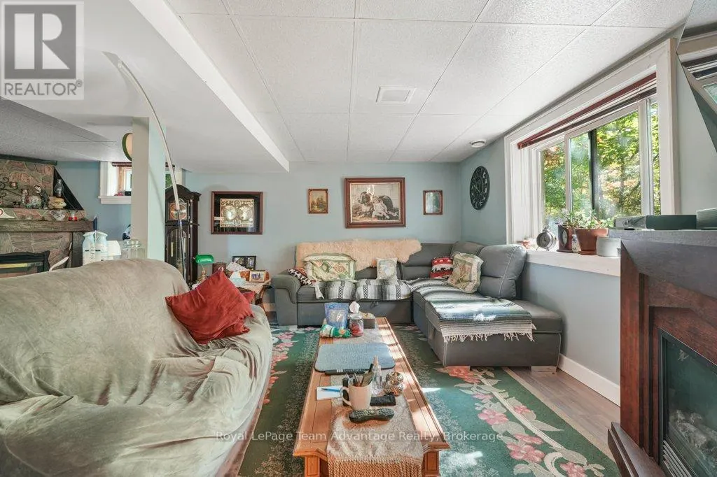 18 HORSESHOE LAKE ROAD