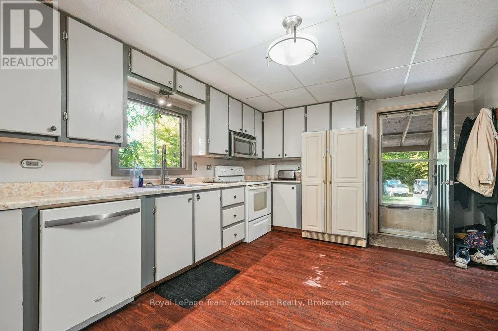 18 HORSESHOE LAKE ROAD