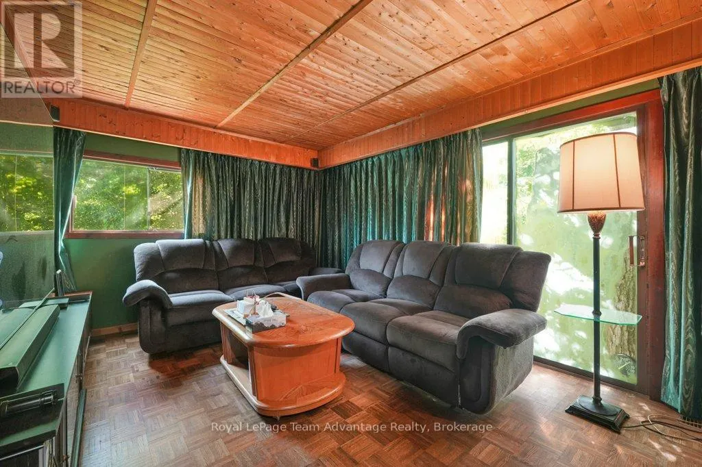 18 HORSESHOE LAKE ROAD
