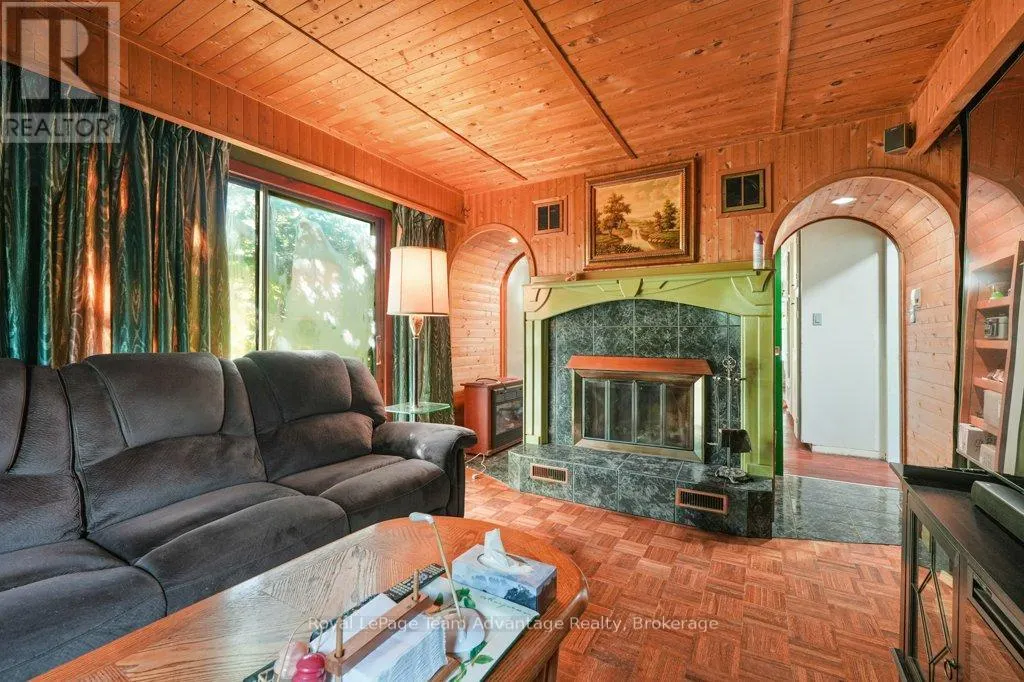 18 HORSESHOE LAKE ROAD