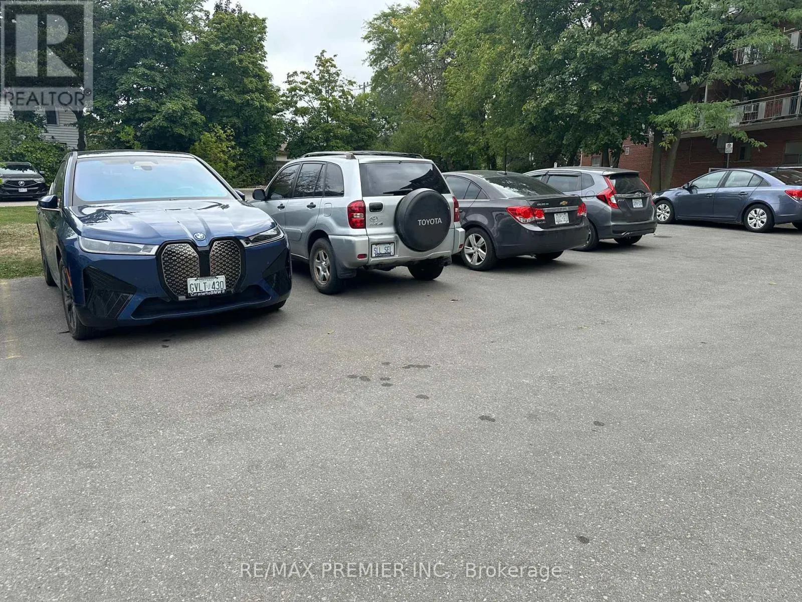 L01 - 70 KING STREET E