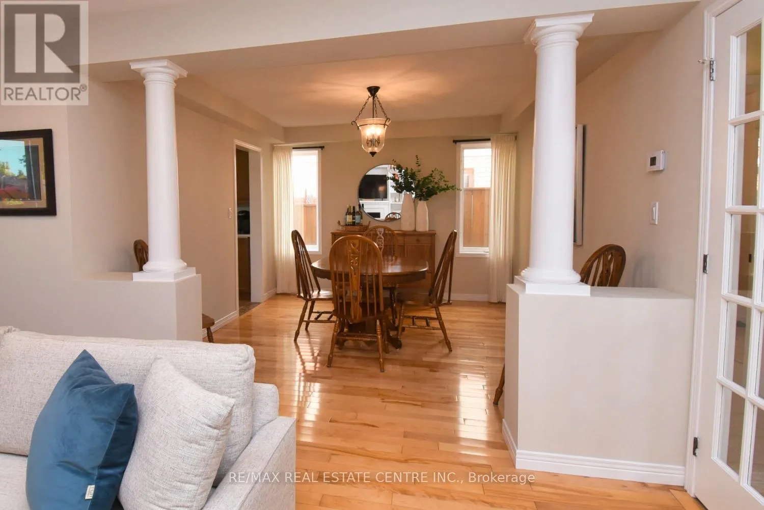 35 ERINGATE DRIVE
