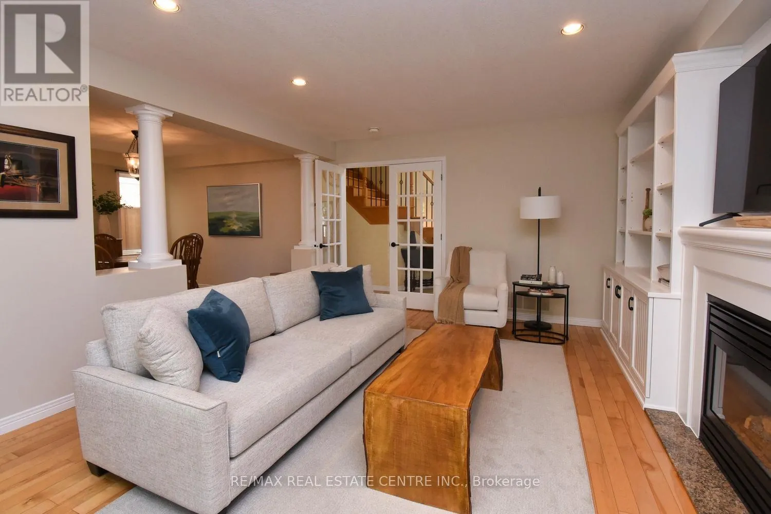 35 ERINGATE DRIVE