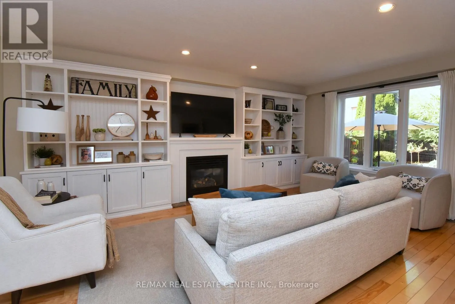 35 ERINGATE DRIVE