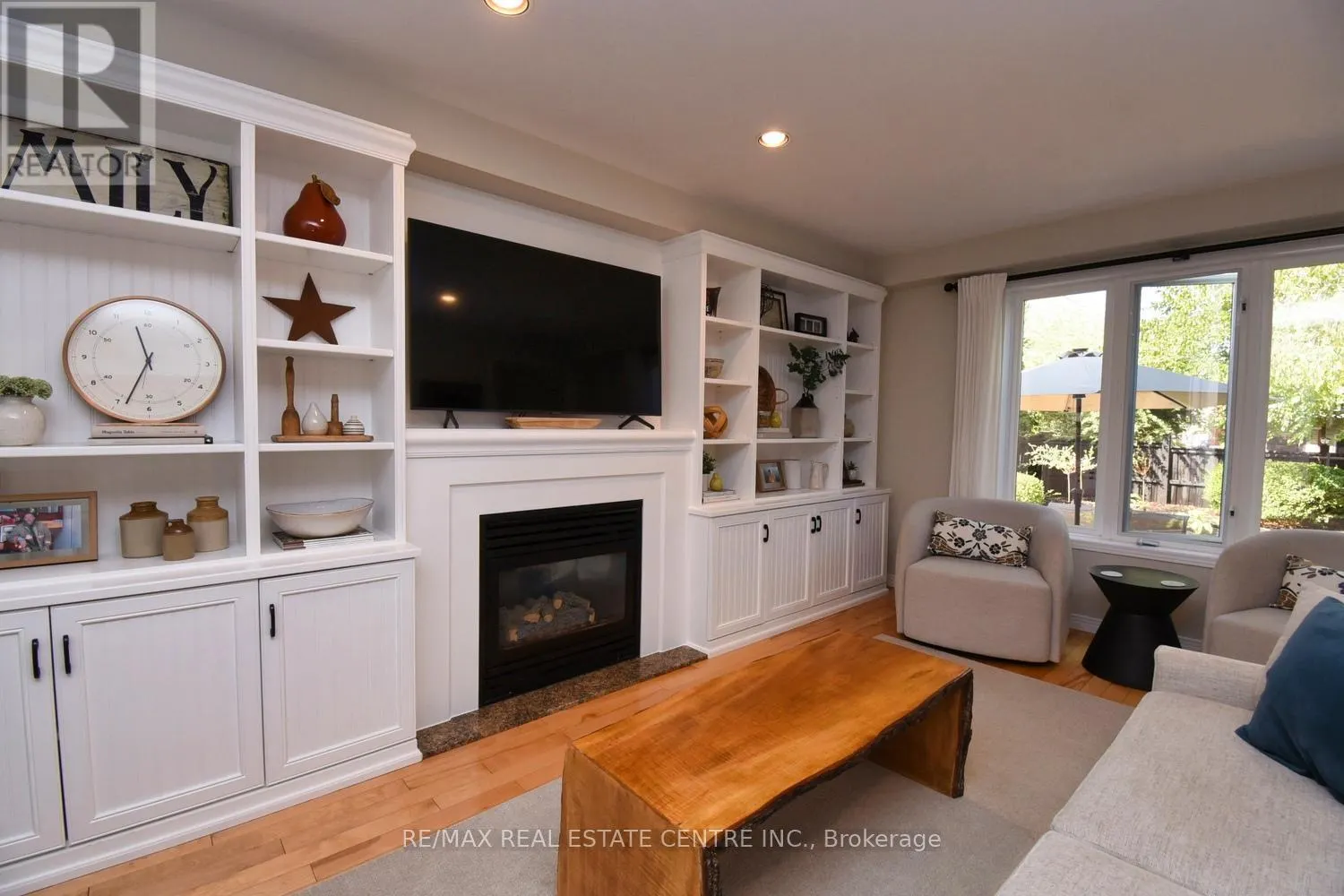35 ERINGATE DRIVE