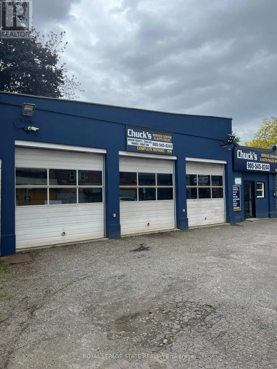 804 KING STREET E