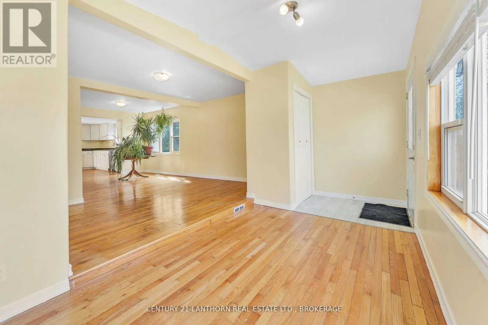 77 PORTSMOUTH AVENUE