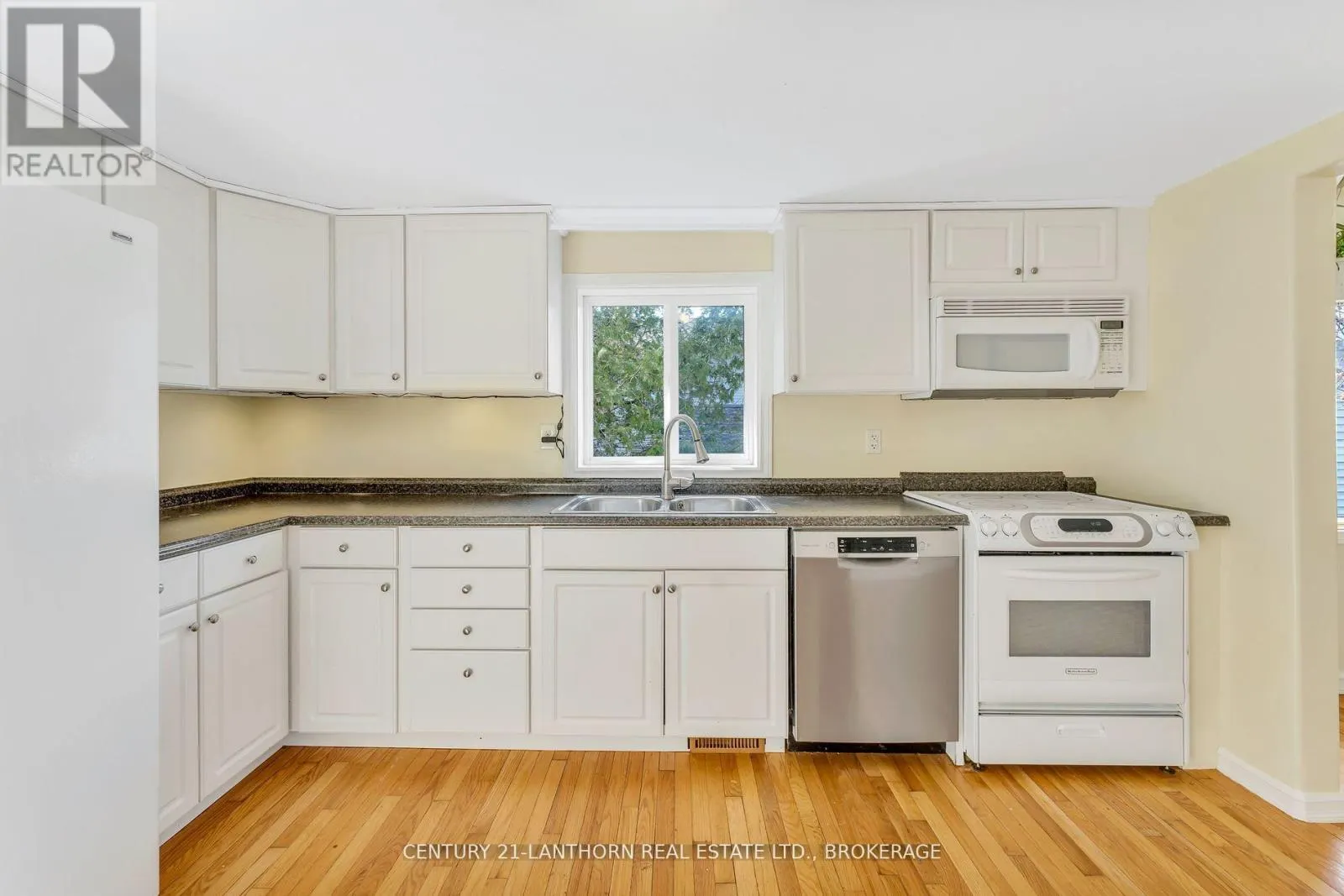 77 PORTSMOUTH AVENUE
