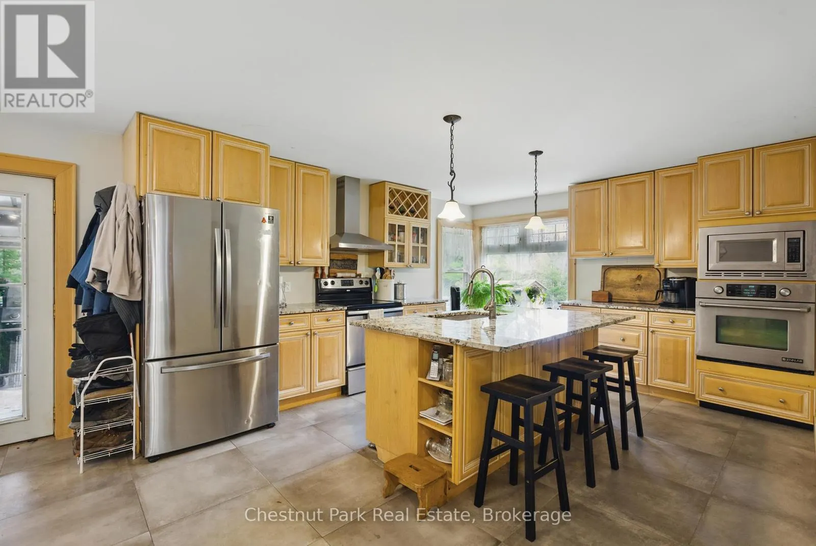 1258 RAVENSCLIFFE ROAD