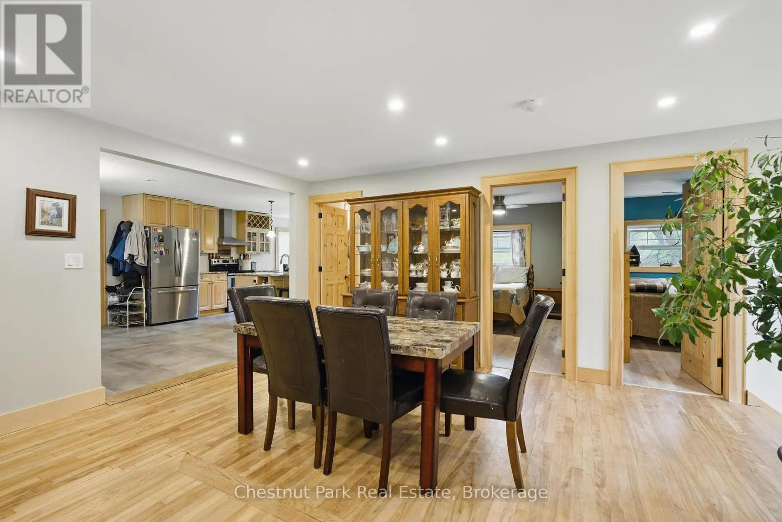 1258 RAVENSCLIFFE ROAD