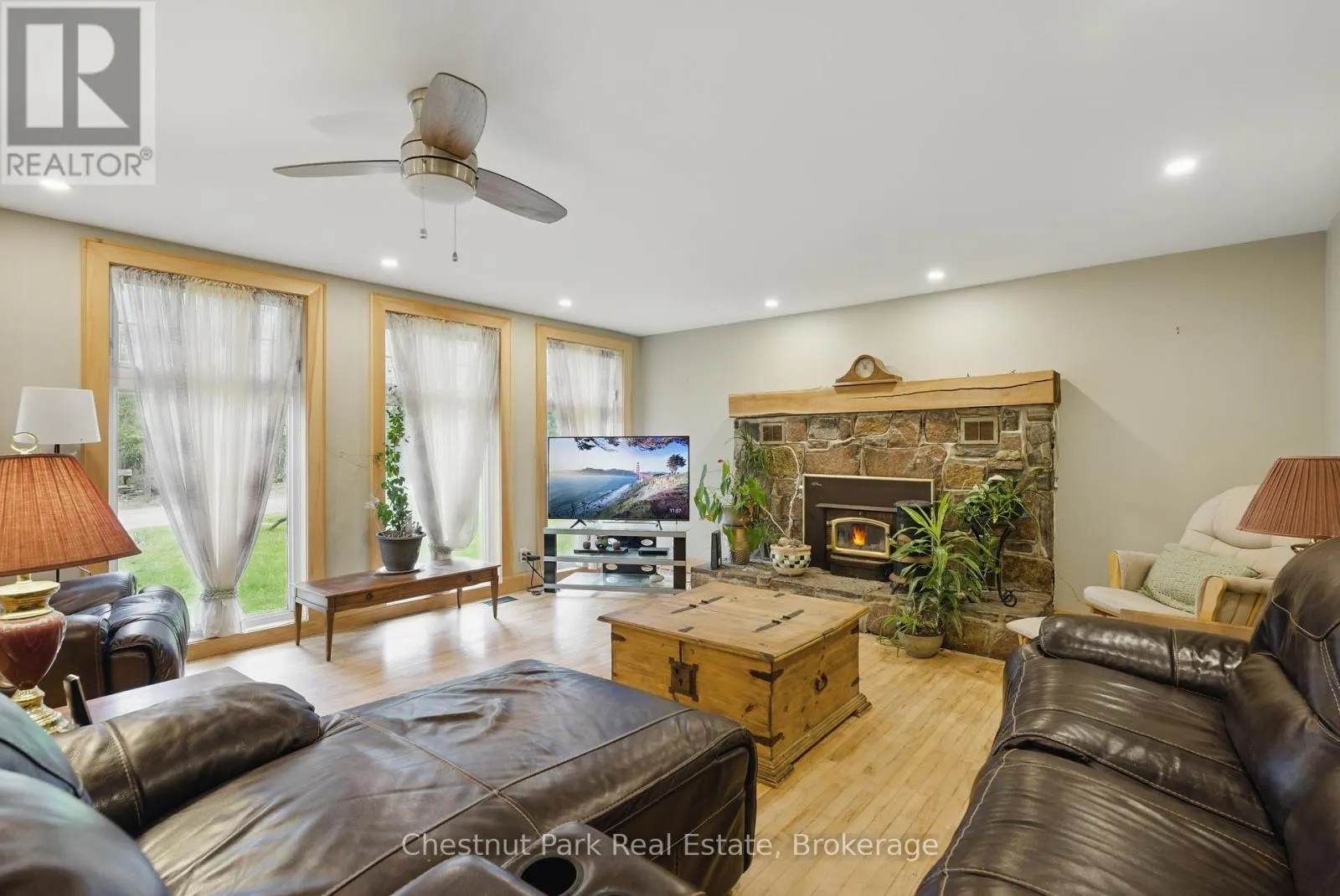 1258 RAVENSCLIFFE ROAD