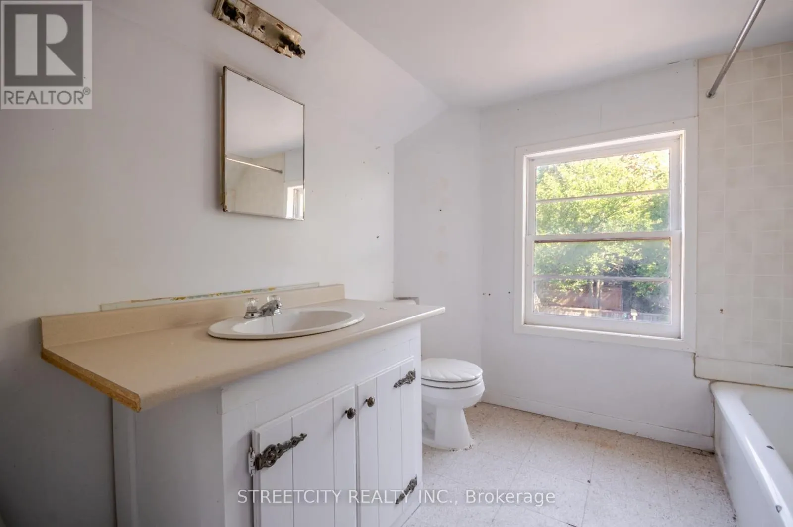 434 ENGLISH STREET