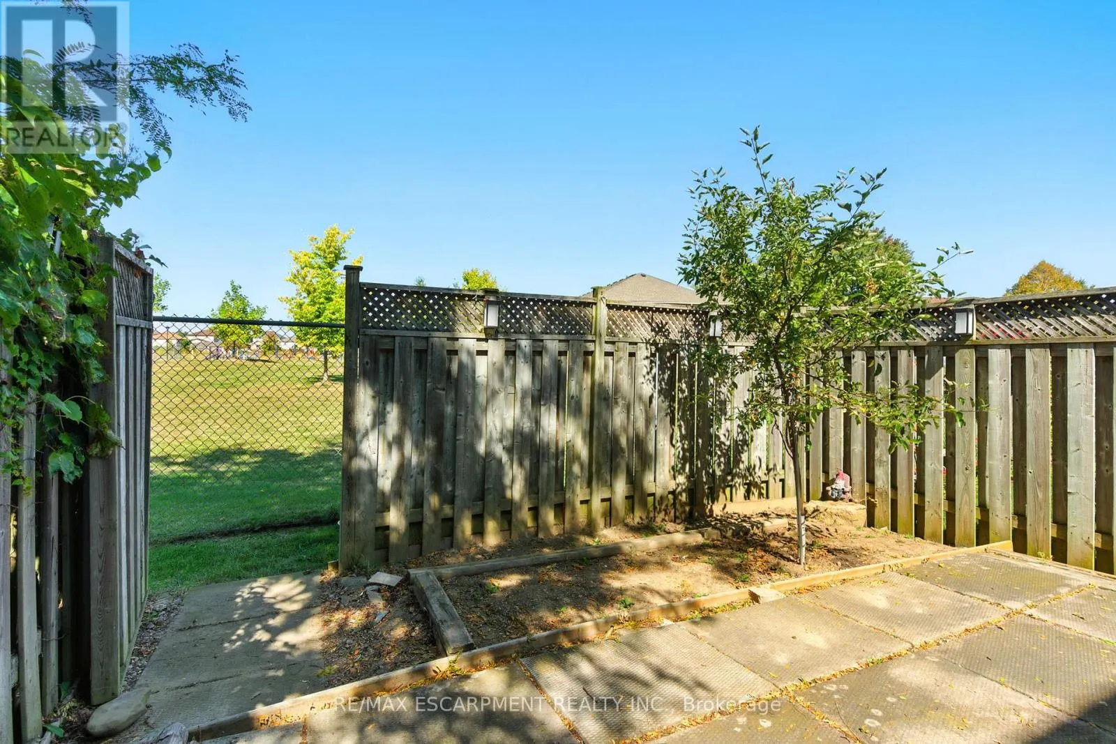 14 - 1860 UPPER GAGE AVENUE