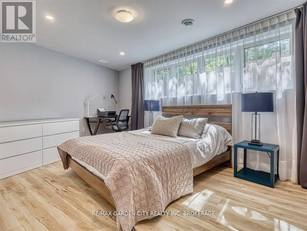 11 BEAMER COURT