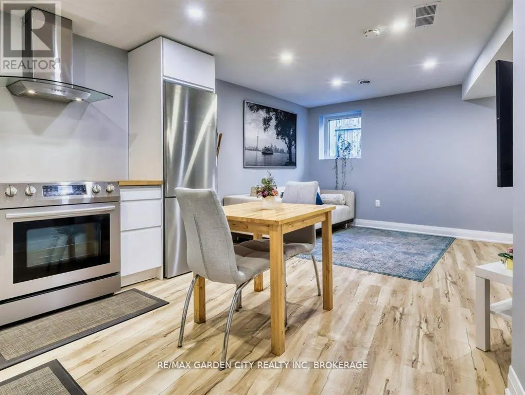11 BEAMER COURT