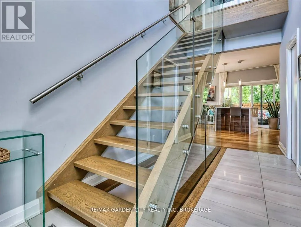 11 BEAMER COURT