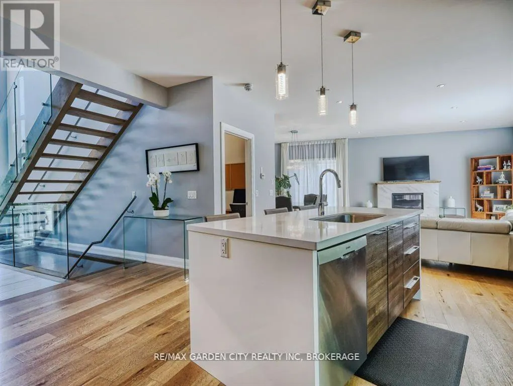 11 BEAMER COURT