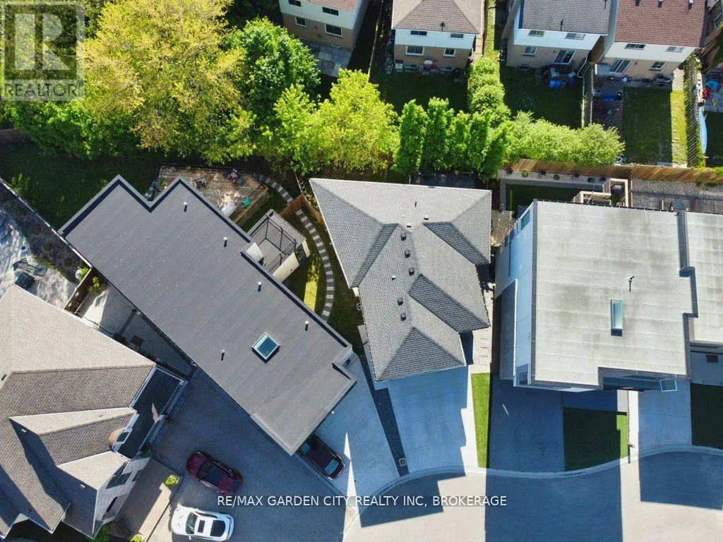 11 BEAMER COURT