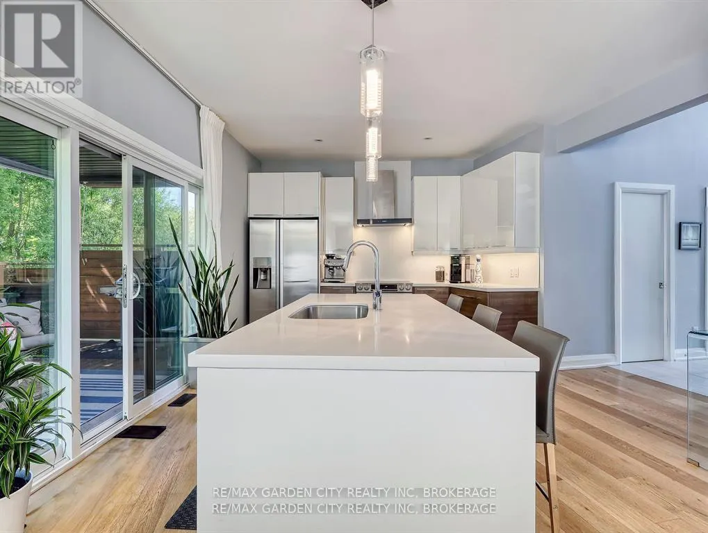11 BEAMER COURT