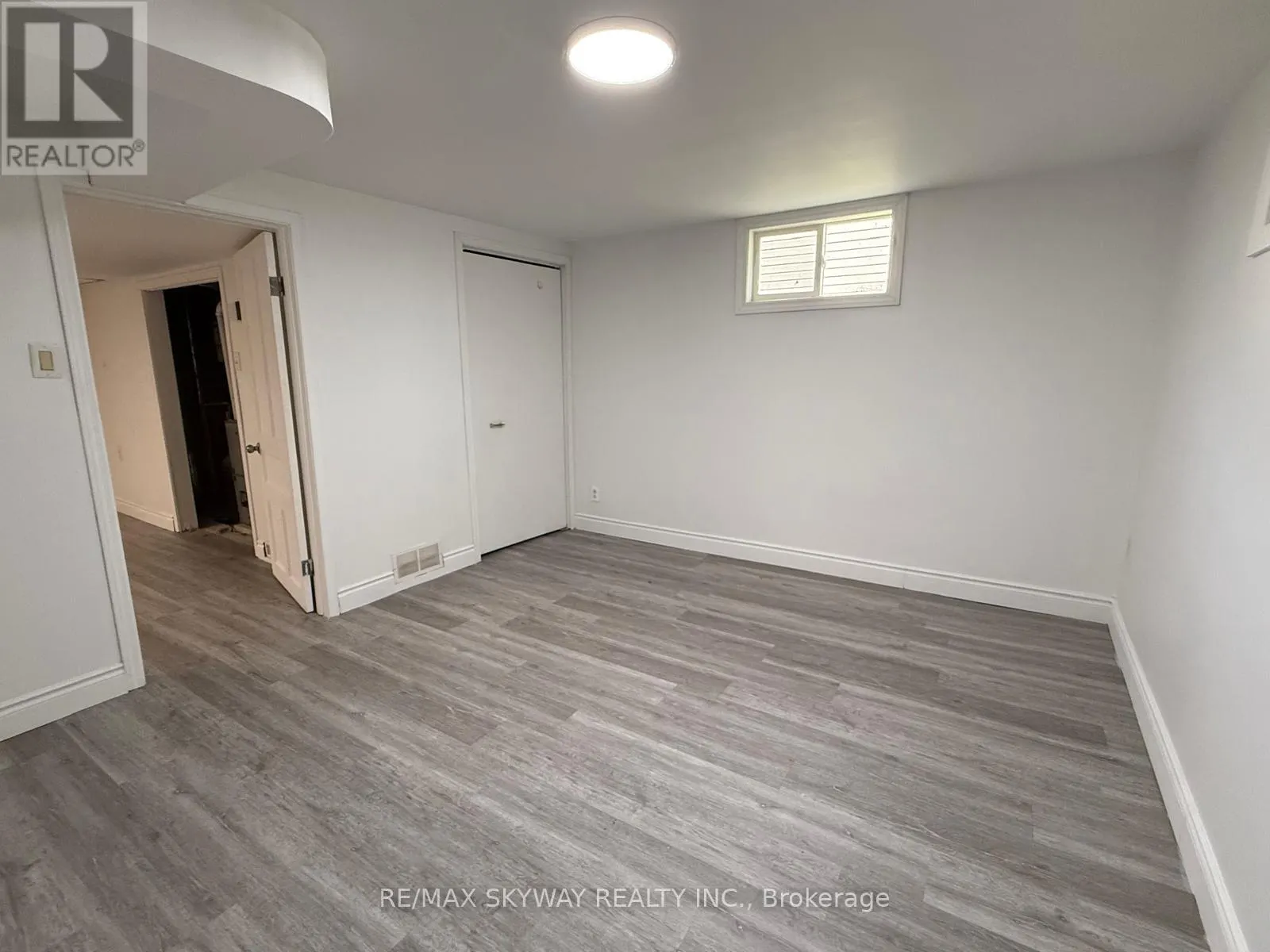 207 THOROLD ROAD