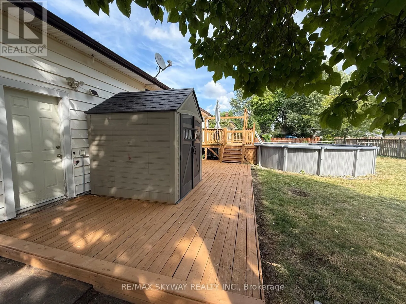 207 THOROLD ROAD