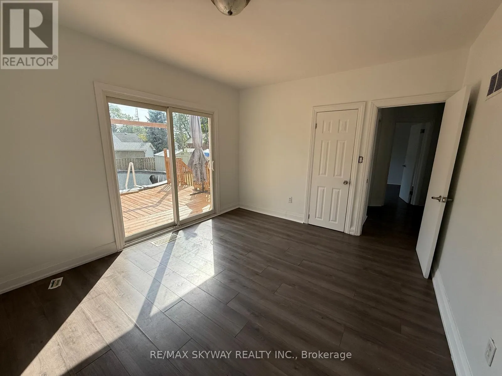 207 THOROLD ROAD