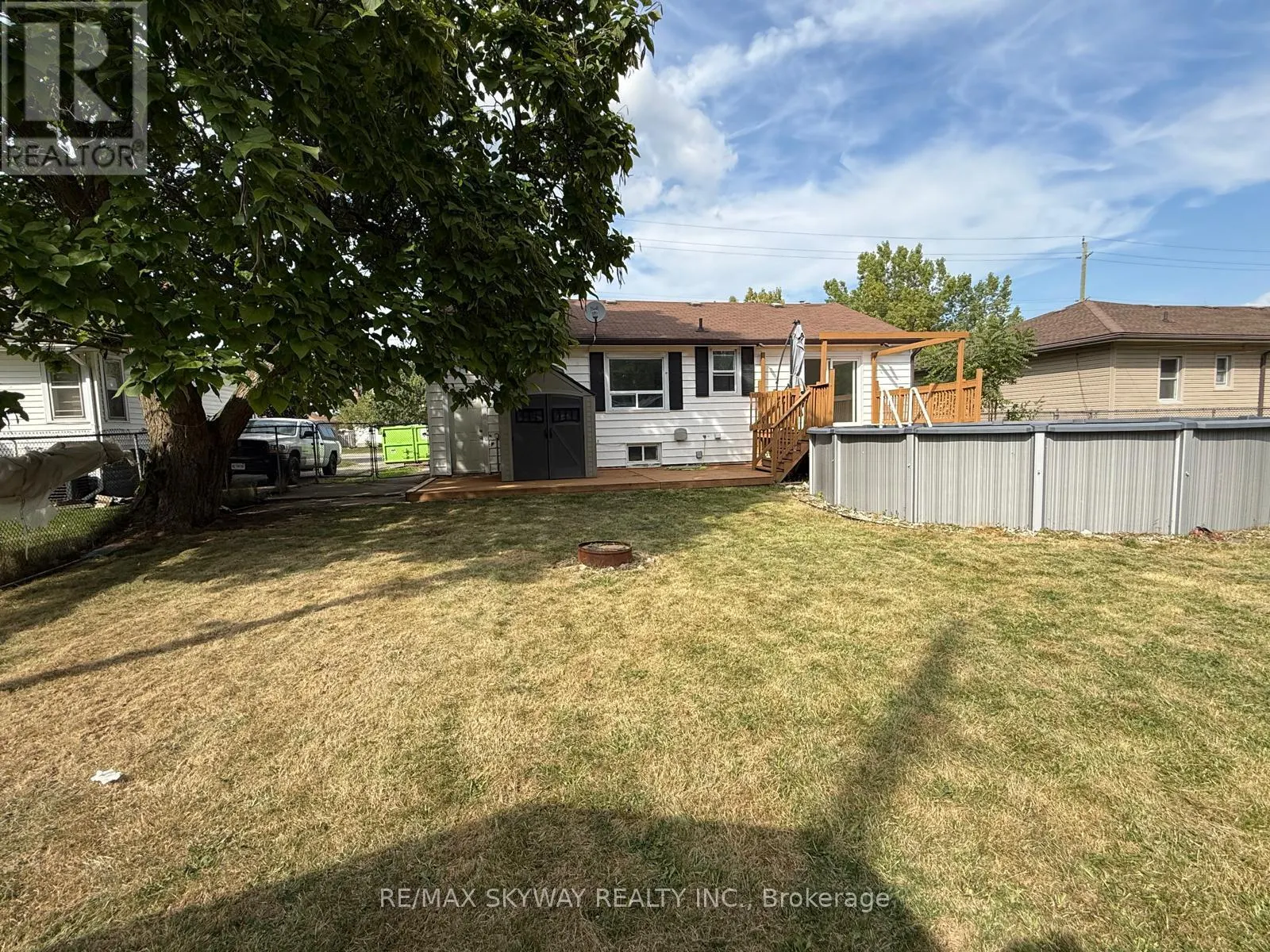 207 THOROLD ROAD