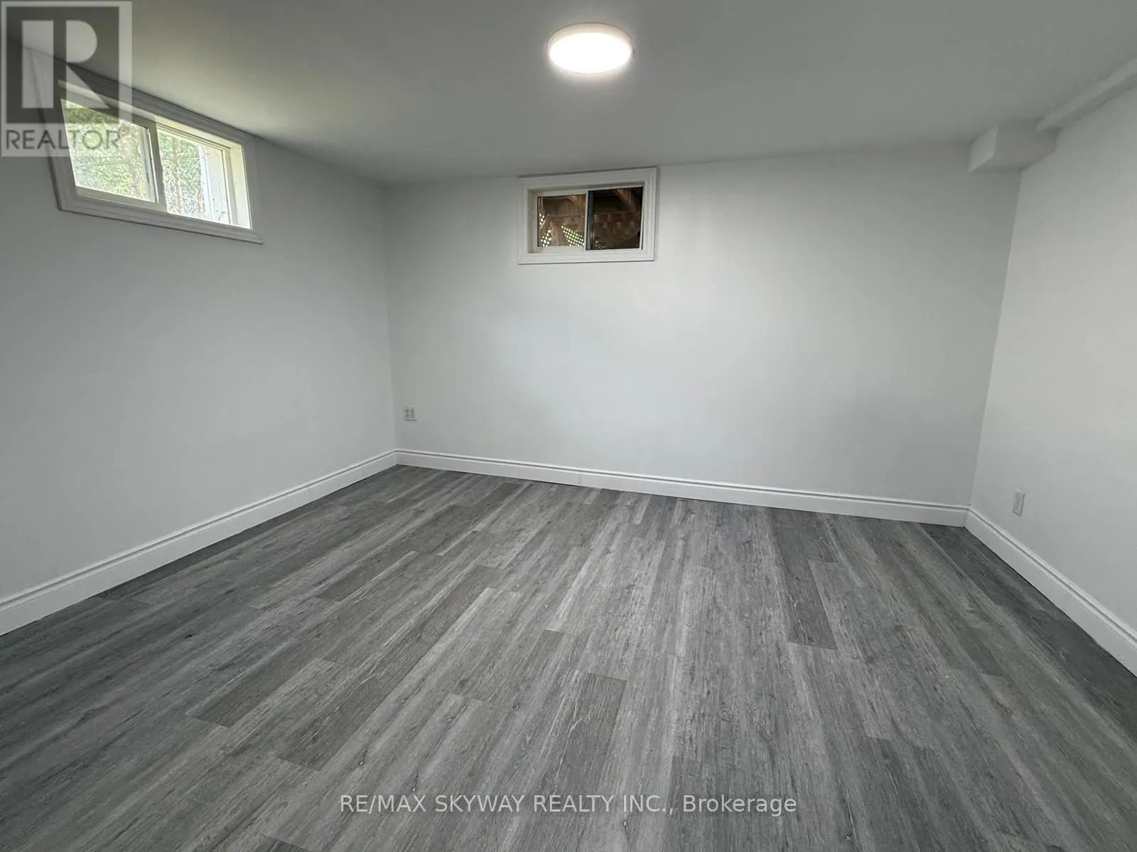 207 THOROLD ROAD