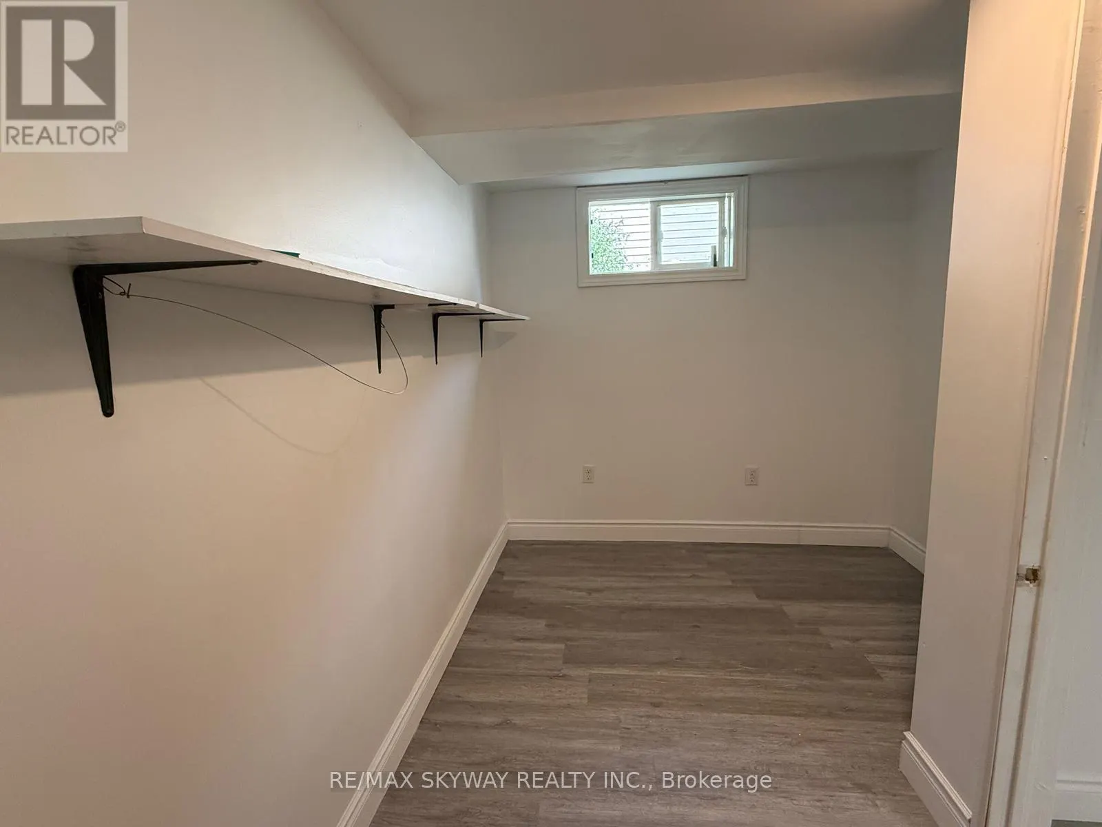 207 THOROLD ROAD